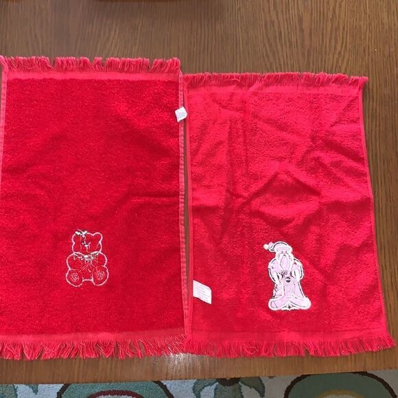 2 vintage red Christmas hand towels - Picture 5 of 7